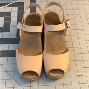 Mia Anja Clogs, Natural Leather, size 37 NEW